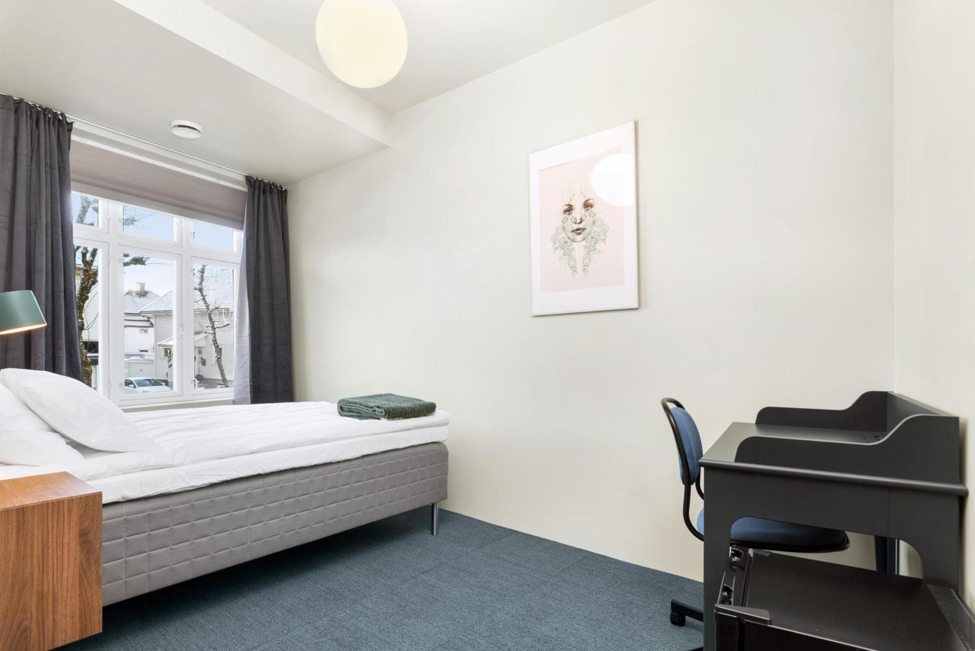 Central Guest House - Bedroom With Private Bathroom Stavanger Habitación foto
